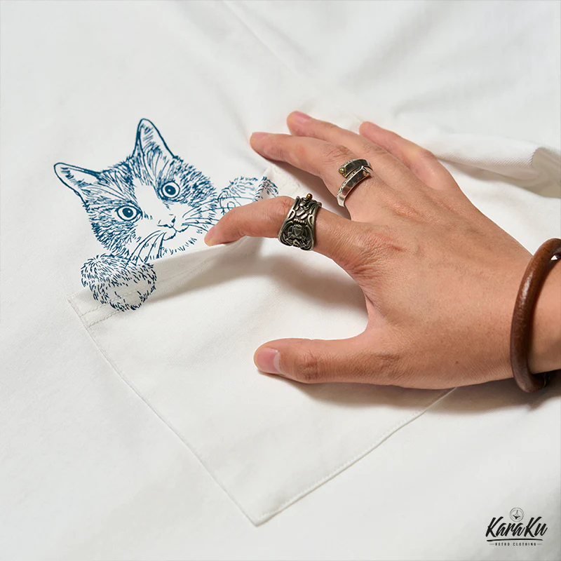 「KaraKuｘ365CAT.ART」ポケットから覗く猫 浮世絵柄コットンTee - Image 10