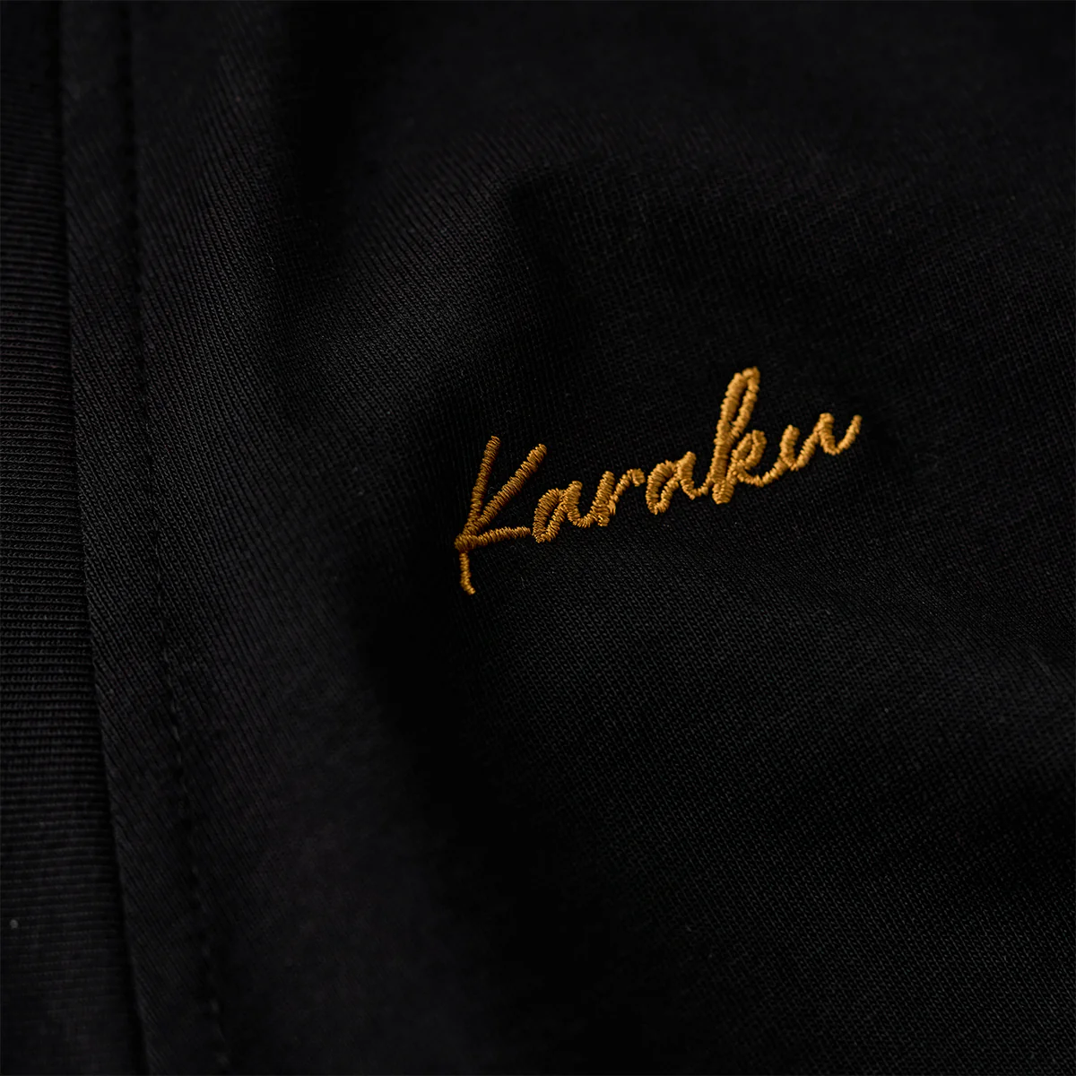 「Karaku」刺繍入り　フェイクレイヤード仕様ストライプ柄シャツ＆VネックTシャツ - Image 10