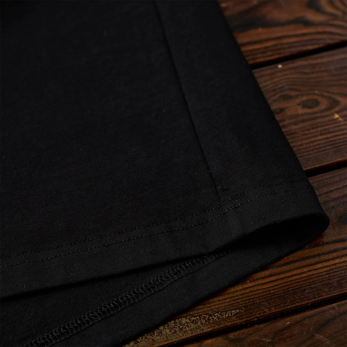 「Karaku」刺繍入り　フェイクレイヤード仕様ストライプ柄シャツ＆VネックTシャツ - Image 12