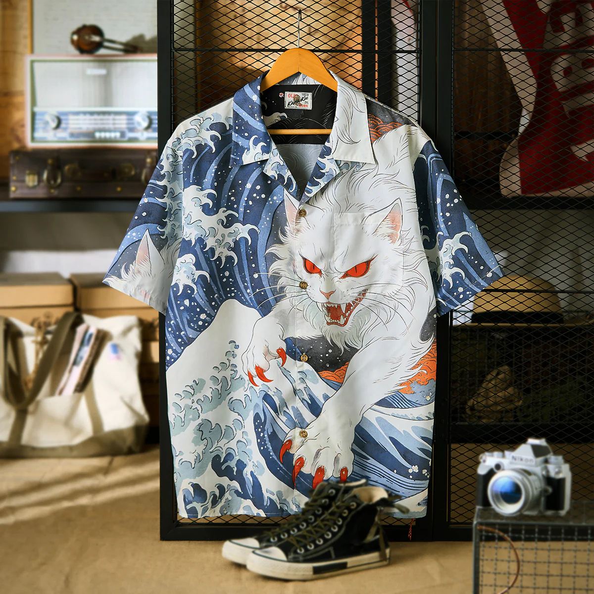 「沖浪裏・踏波化け猫」前後アシンメトリープリントオープンカラーシャツ - Image 3